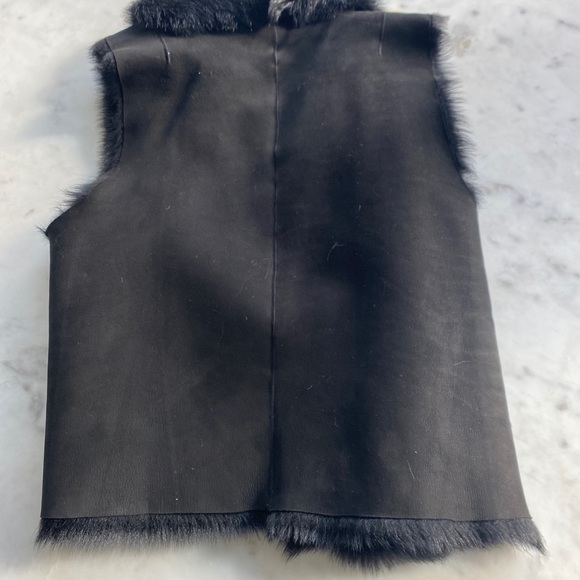 Black shearling reversible vest - Picture 2 of 3